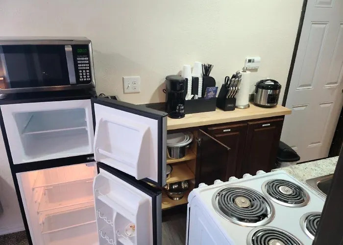069A The Grand Canyon Getaway Suite With Kitchenette Sleeps 4