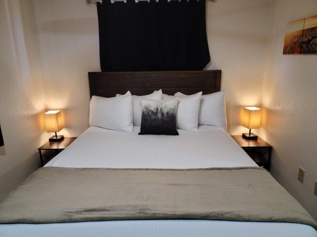 069a The Grand Canyon Getaway With Kitchenette Sleeps 4 *