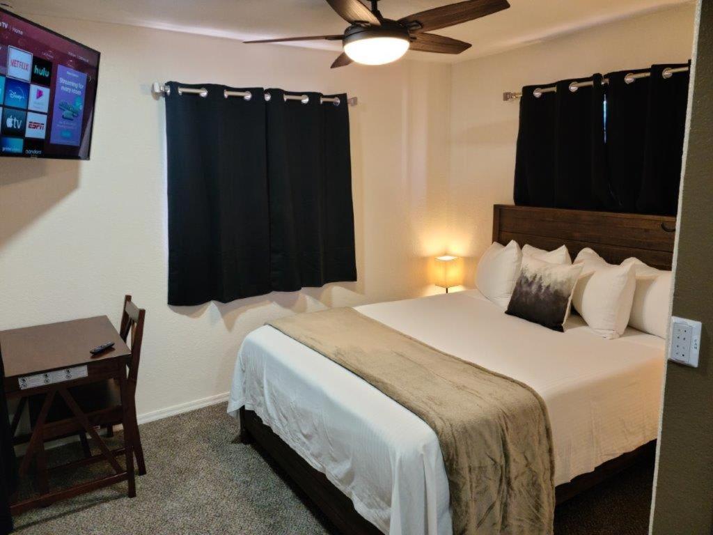 069a The Grand Canyon Getaway With Kitchenette Sleeps 4 *